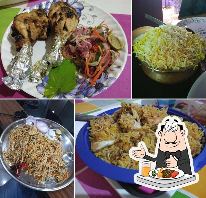 Food at Lazeez Khaana