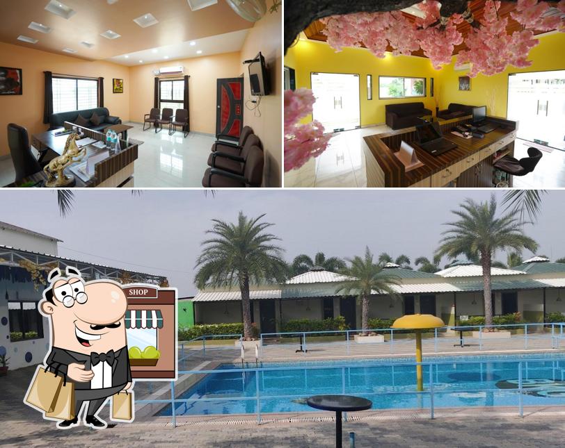 The outside area is an important feature of Crystal Palms Highway Resort