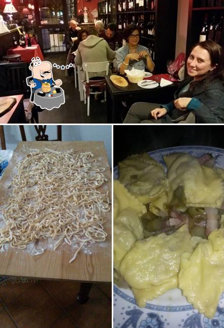 Questa è la immagine che raffigura la cibo e tavolo da pranzo di Bianco & Rosso Bianchi