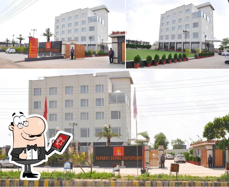 The exterior of Bharti Vyanjan