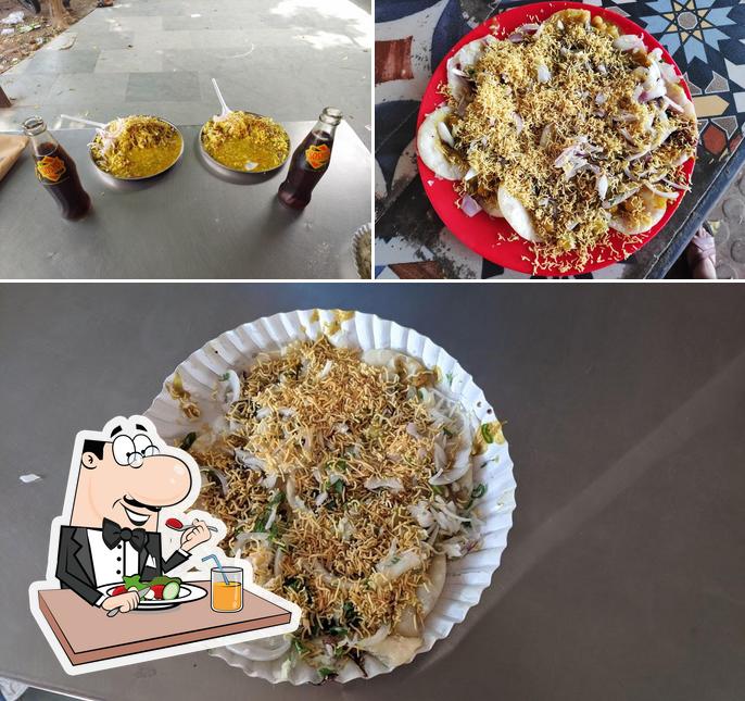 This is the picture depicting food and beer at Shree Ganesh Aloopuri & Rasawala Khaman