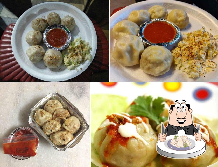 Dumplings at Momos Cart