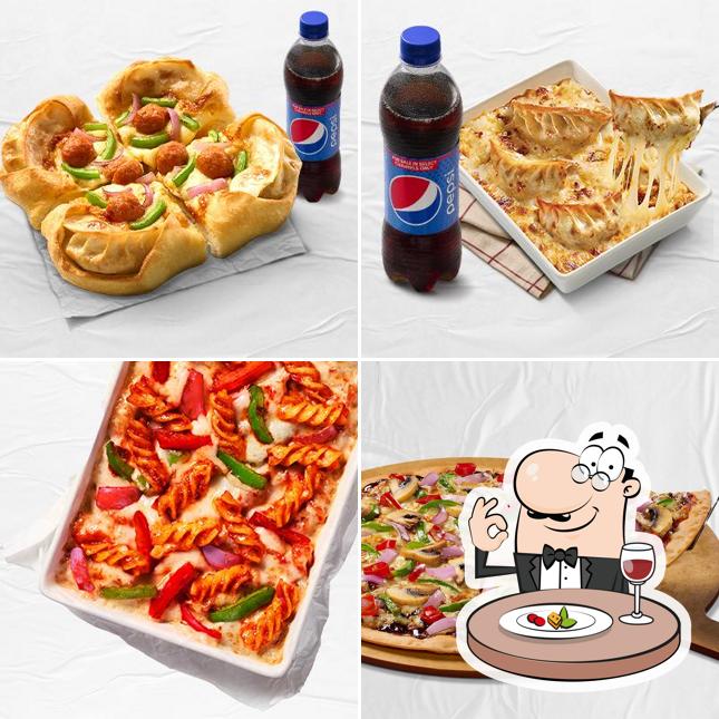 Meals at Pizza Hut Omaxe Chandni Chowk, Delhi
