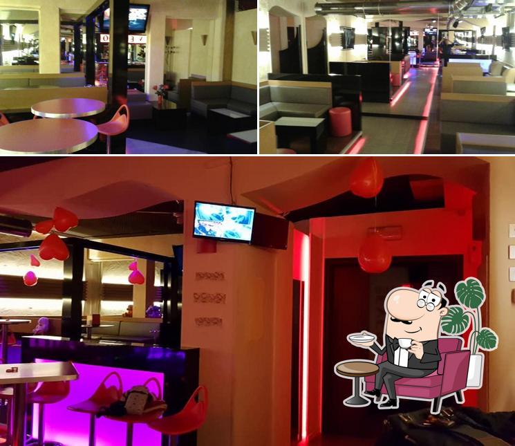 Siediti a un tavolo di Club Evento-Night Club