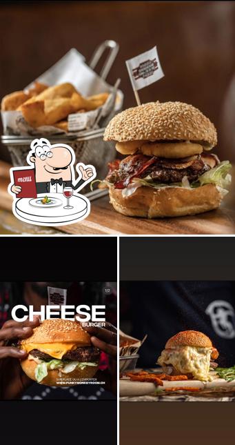 Panino con maiale stirato al FMR Funky Monkey Room