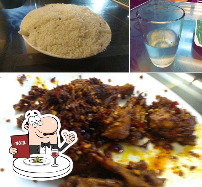 The photo of food and beverage at Hotel Rahmaniya