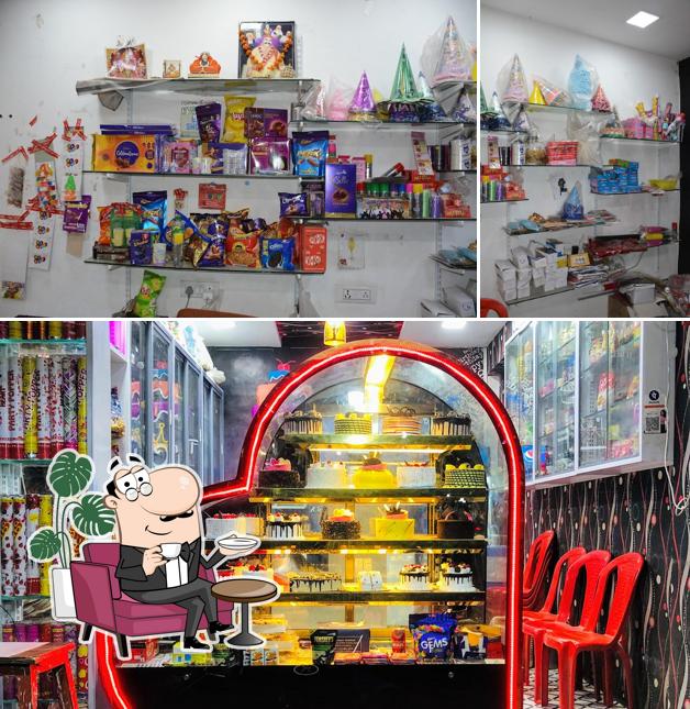 The interior of THE CAKE KING
