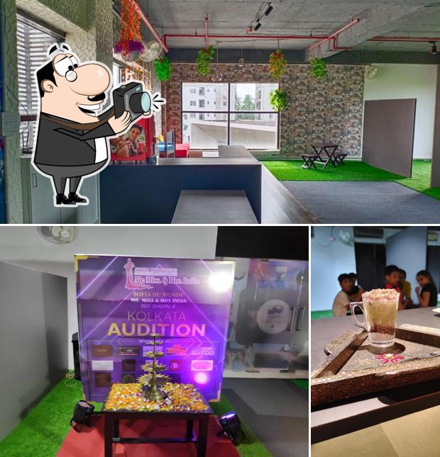 See the image of SiPoD VR Cafe