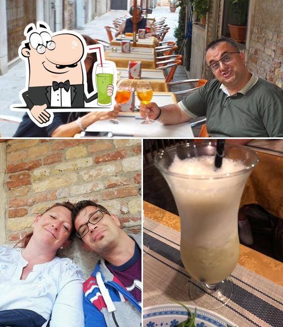Goditi un drink a Bar Royal