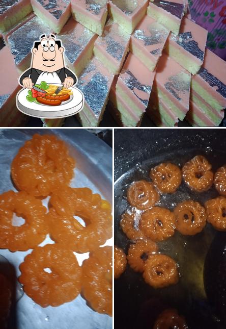Food at New Iyankar Bakery