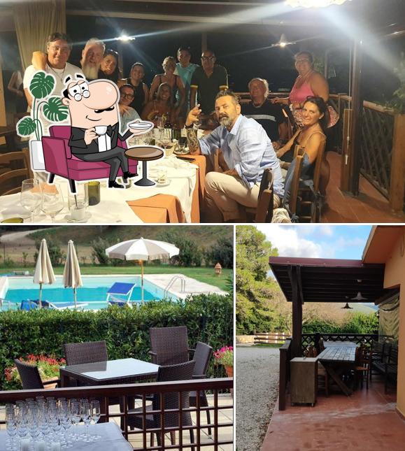 Siediti a un tavolo di Agriturismo Erba di campo