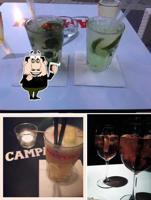 Goditi un drink a G Lounge