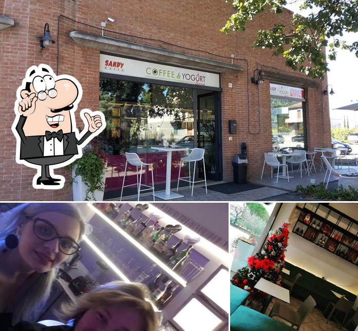 Dai un'occhiata agli interni di Coffee Yogurt & Bistrot Sara