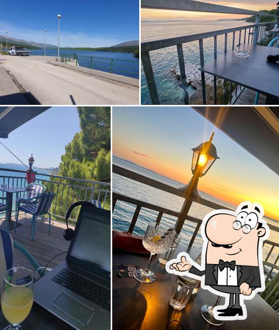 Gli interni di Solar Beach Bar