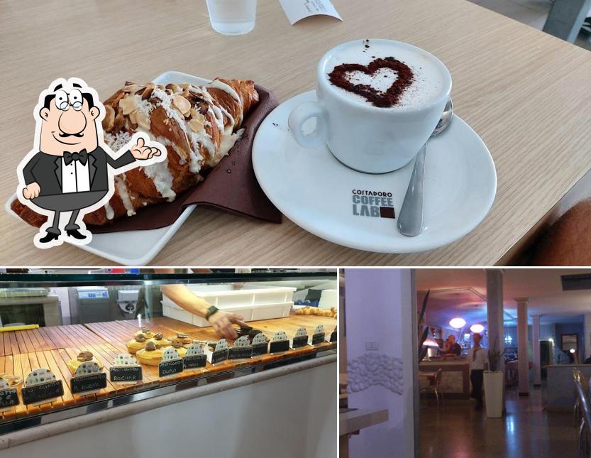 Siediti a un tavolo di Caffè Teatro