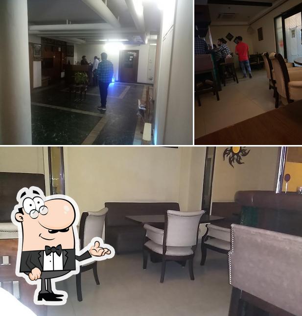 The interior of Hotel Plaza Bar & Restaurant