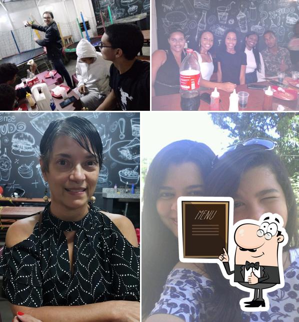 Dê uma olhada nos menu no quadro negro