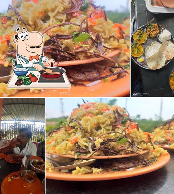 Chicken curry at Hotel Gavkari _ Veg-nonveg