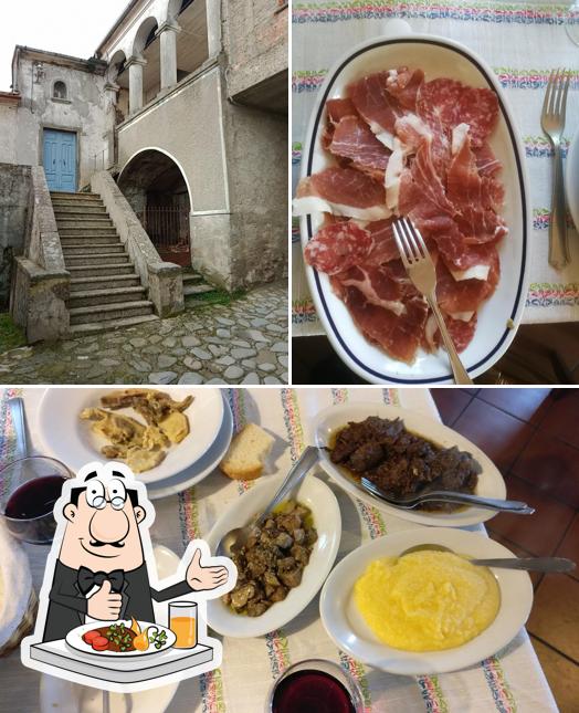Ristorante Da Renato si caratterizza per la cibo e esterno