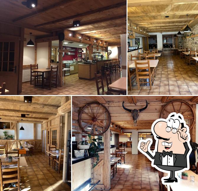 Siediti a un tavolo di Restaurant Café de la Place