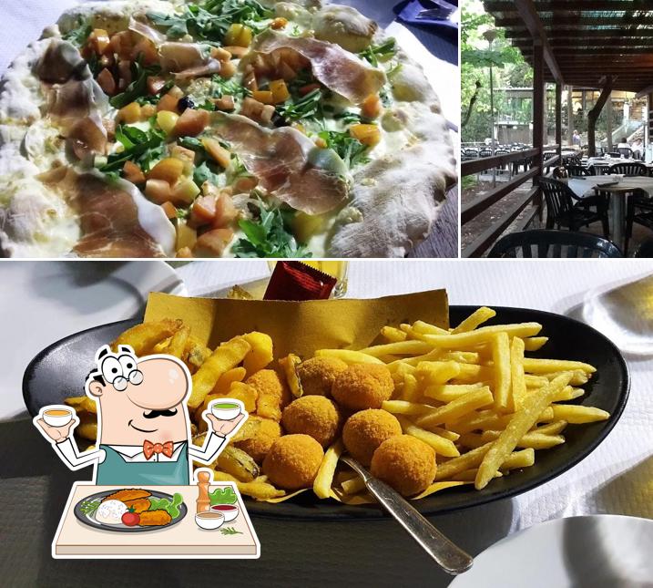 Tra le varie cose da Giardini di Planio si possono trovare la cibo e interni