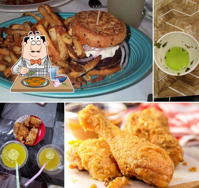 Chicken wings at The Hot Wingz burger cafe