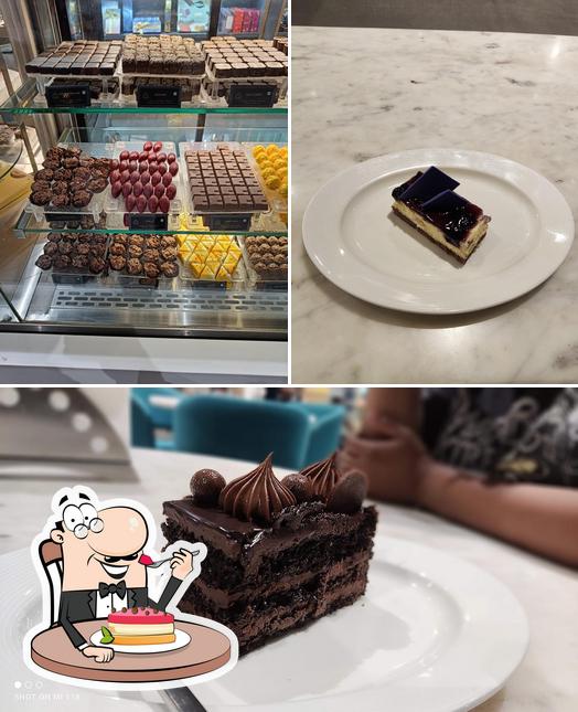 SMOOR Lounge - Kammanhalli provides a variety of sweet dishes