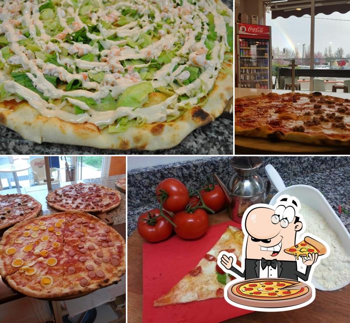 Ordina tra le svariate varianti di pizza
