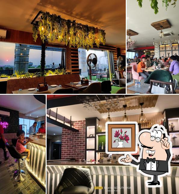 Check out how London Bridge Rooftop Restaurant looks inside