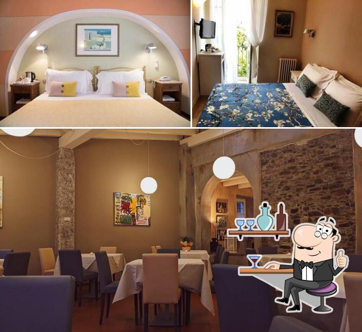 Siediti a un tavolo di Hotel Antica Stallera