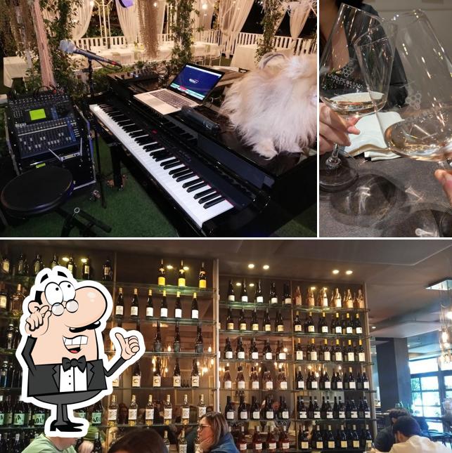 Siediti a un tavolo di La Volpe e l'Uva