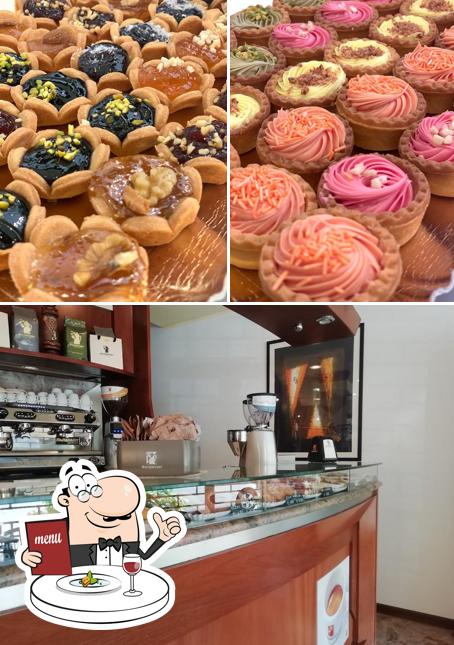 Platti al Gelateria VieR Bar di Grazioli Vittoria