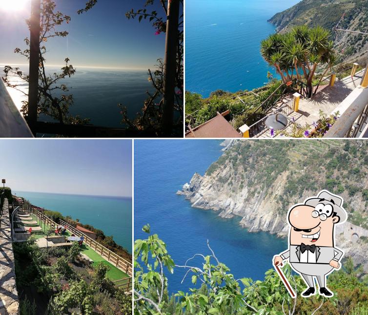 Goditi la vista dall'area esterna di Il Borgo di Campi