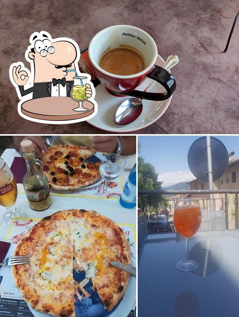 La immagine della bevanda e pizza di Bar Centrale