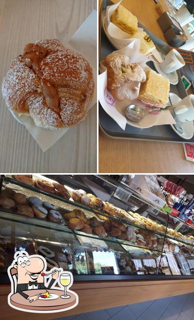 Cibo al Bar Pasticceria Lelli