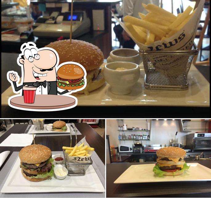 Ordina un hamburger a Café-in