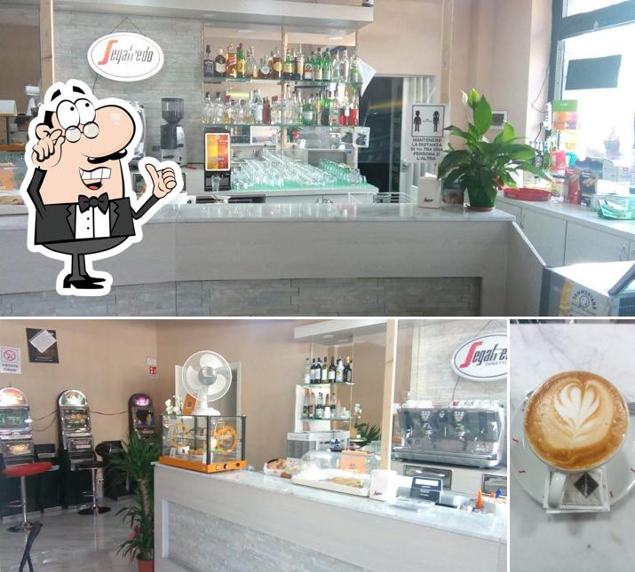 La interni e cibo del ristorante