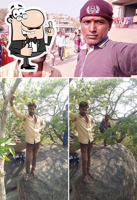 Look at this picture of Durga Wines