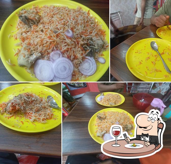 Food at Muradabadi zaika