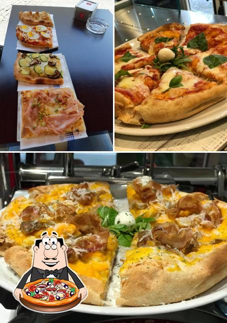 Ordina una pizza a Astra Cafe di Urbinelli Fulvio