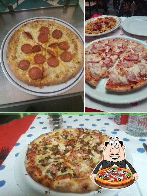 Scegli tra le svariate varianti di pizza