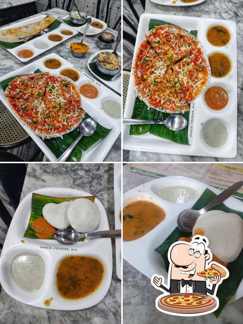 Try out pizza at Anna Ka Dukaan Siliguri