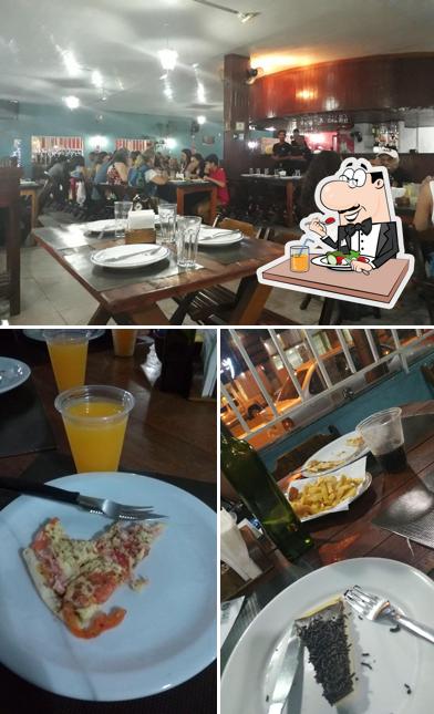 Entre diferentes coisas, comida e interior podem ser encontrados a Fábrica