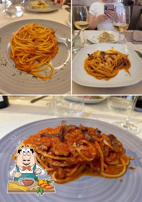 Spaghetti alla bolognese al La cantina di Cesare -Osteria-