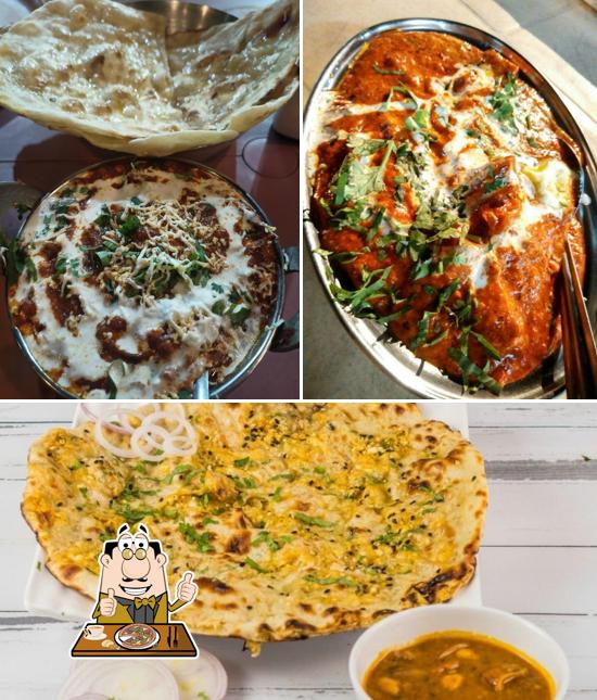 Order pizza at Punjabi Di Hatti