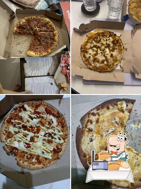 Garlic bread at Domino's Pizza Alibag, Raigad Garlic bread at Domino's Pizza Alibag, Raigad