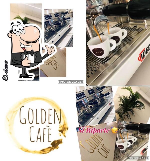 Vedi questa foto di Golden Cafè