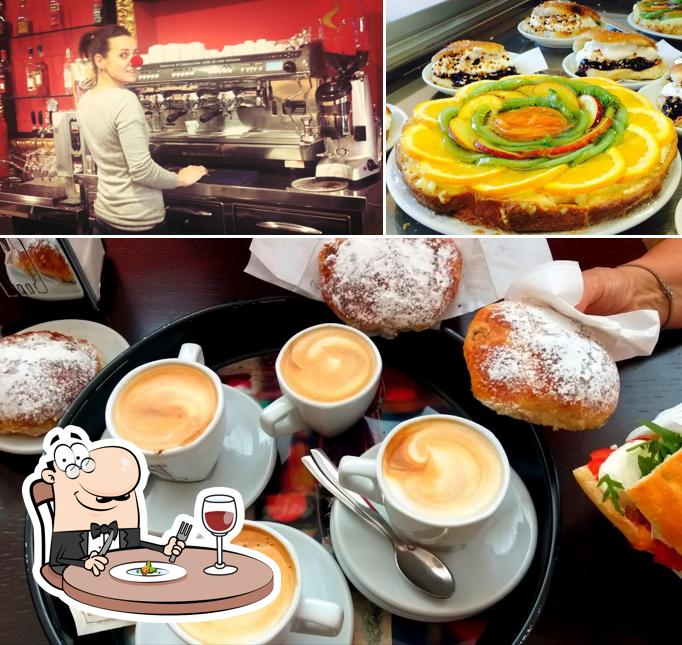 Dai un’occhiata alla immagine che raffigura la cibo e interni di Giulia Cafe' S.N.C