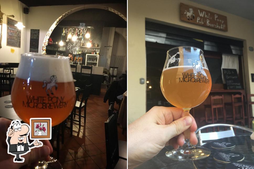 Gli interni di Birra Artigianale White Pony Pub & Beershop