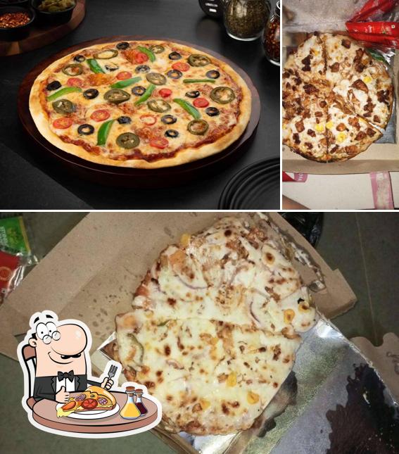 Try out pizza at MMP Garden Cafe